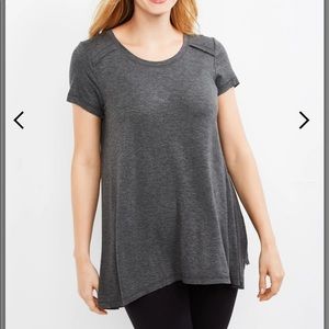 Jessica Simpson side slit nursing tee